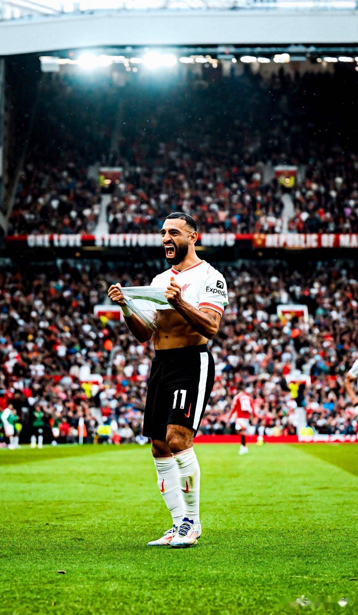 包含萨拉赫连续十二场比赛得分超过刷新纪录，勇士不断突破！全场沸腾不已的词条