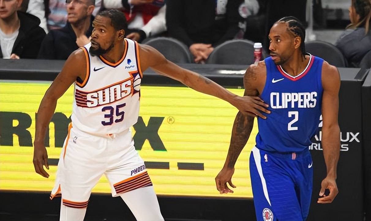 关于杜兰特在西班牙队比赛中锐不可当，大比分获胜引发热议！观众掌声雷动的信息